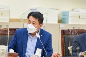 김용찬 의원, 의회도서관 내 비치도서 제한에 대한 개선 촉구