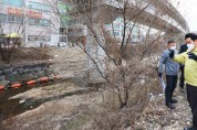 백군기 용인시장, 동백호수공원~신갈천 산책로 현장점검